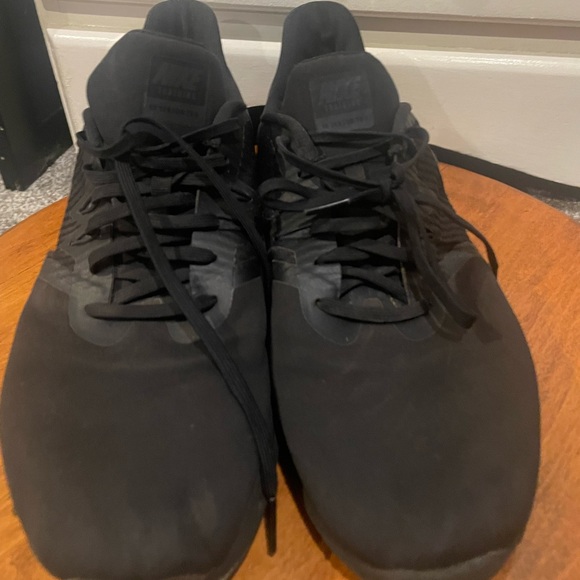 Nike - Picture 3 of 4